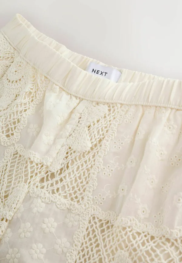 Летние вязаные шорты стандартного кроя Next, Cream — фото 2