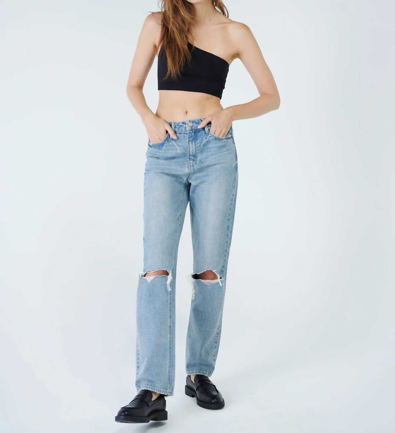 

Джинсы Willa Super High Rise Mom Fit Straight Leg Jeans в Rogue Unpublished