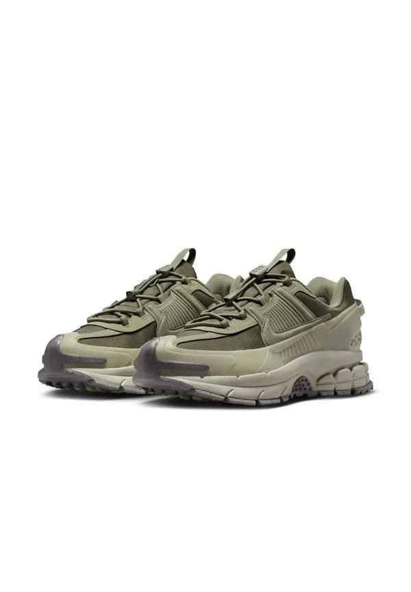 Кроссовки zoom vomero roam Nike Sportswear, Silver Sage Spruce Fog Barely Volt Silver Sage — фото 2