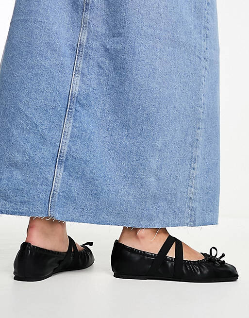 

Матовые черные балетки со сборками и эластичным ремешком ASOS DESIGN Los Angeles