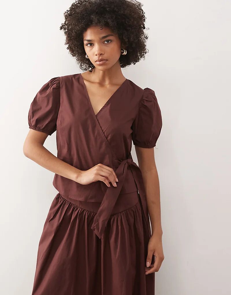 

Блузка Reclaimed Vintage с запахом и рукавами-буфами коричневого цвета