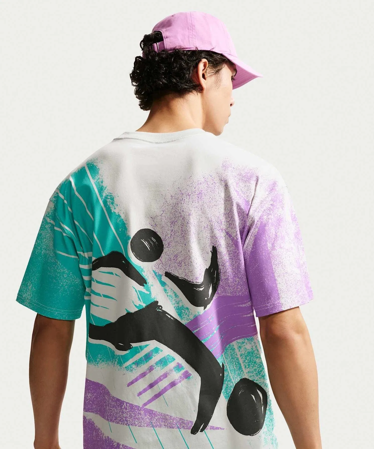 Мужская футболка Nike Sportswear с принтом Spruce Aura зелёная — фото 2