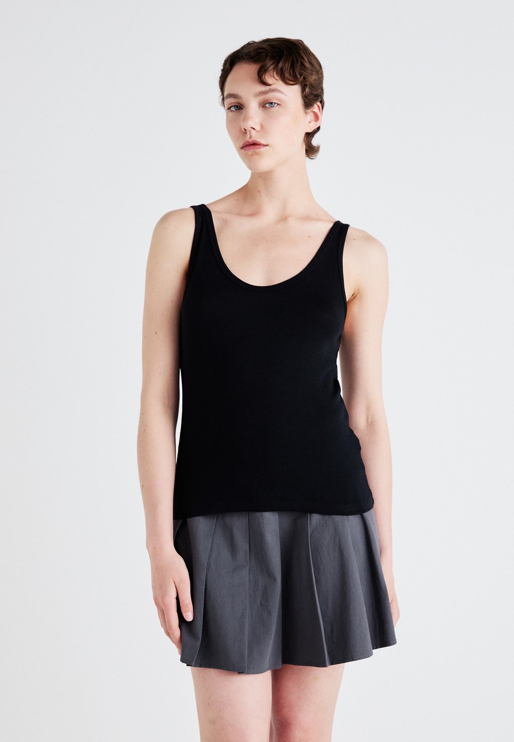 

Топ PIPER TANK 2 PACK Weekday, черный