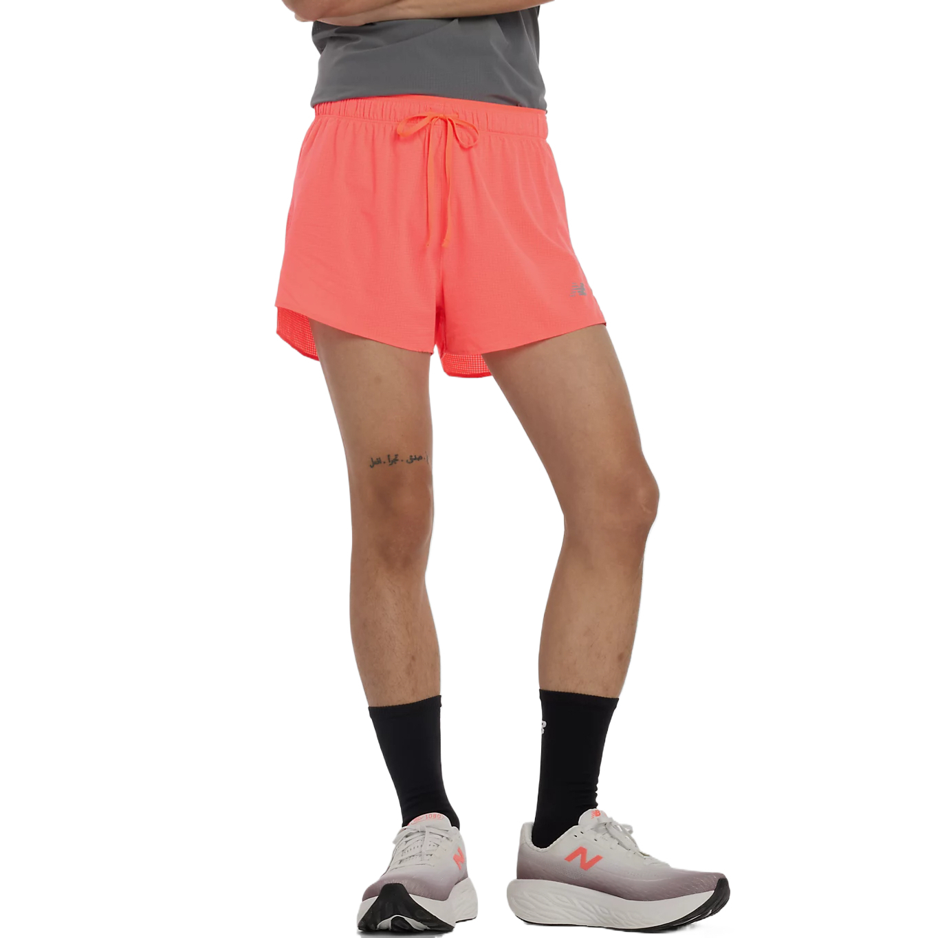 

Спортивные шорты мужские New Balance, красный