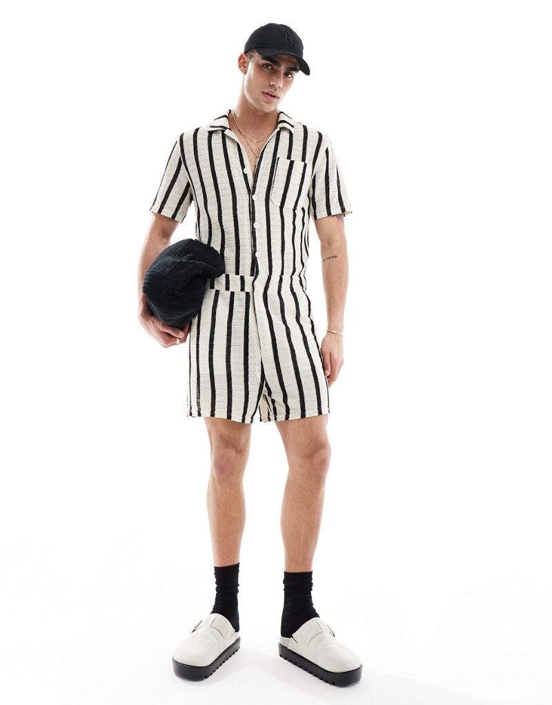 

Текстурированный комбинезон в полоску ASOS