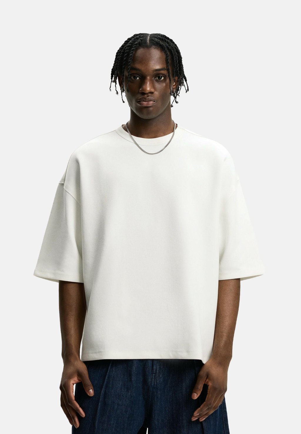

Базовая футболка OVERSIZED Bershka, белый