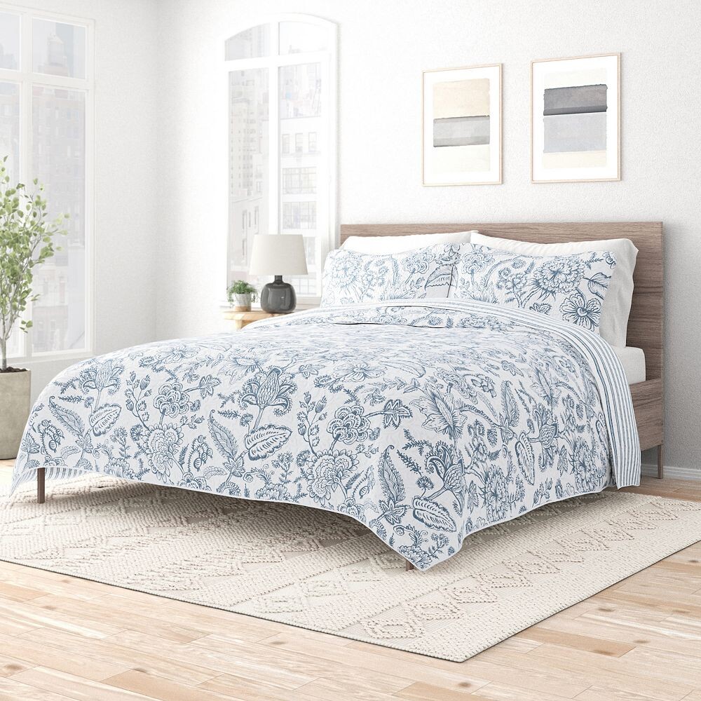 

Двусторонний комплект одеял Urban Loft из 3 предметов для кроватей размера «king-size» и «queen-size», цвет Jacobean Dusk Blue