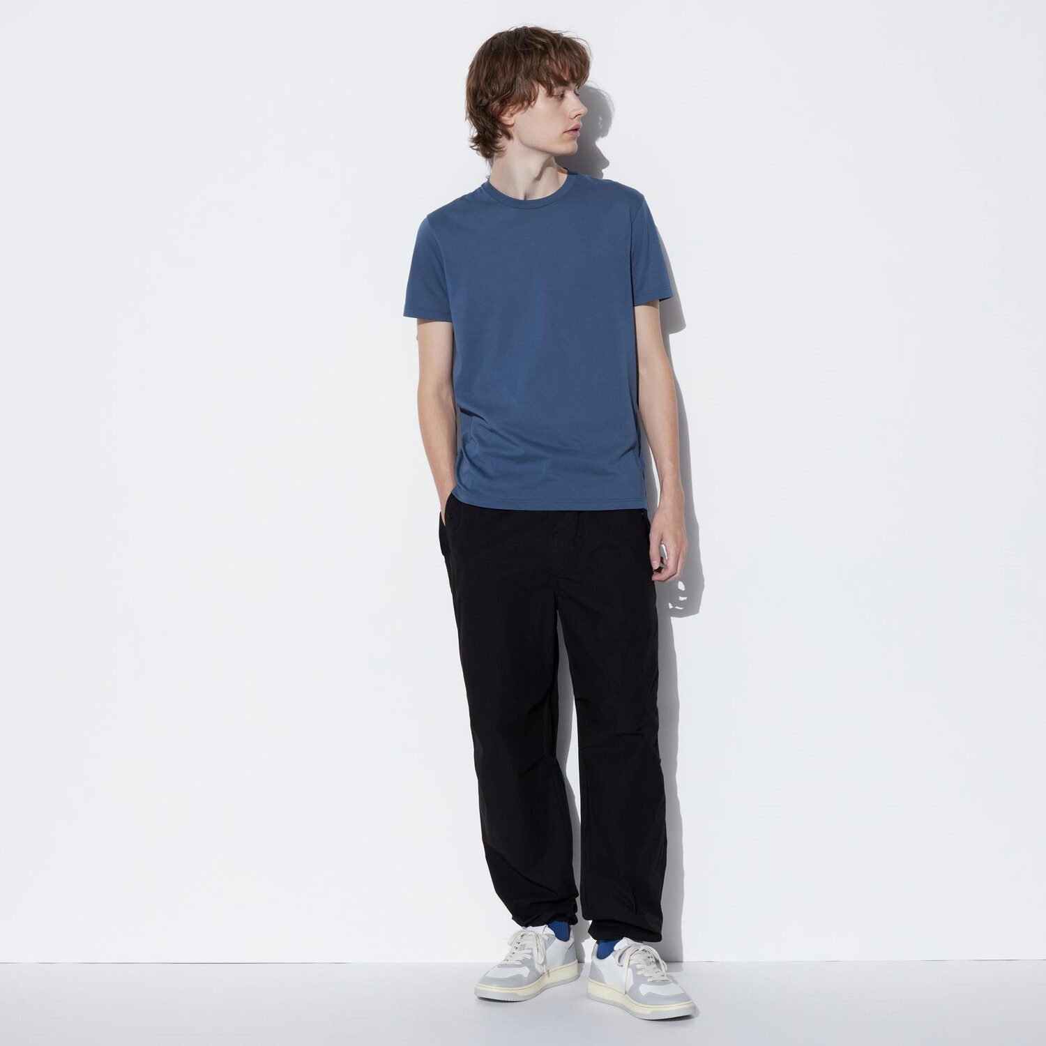 Футболка Uniqlo, черная, с круглым вырезом — фото 4