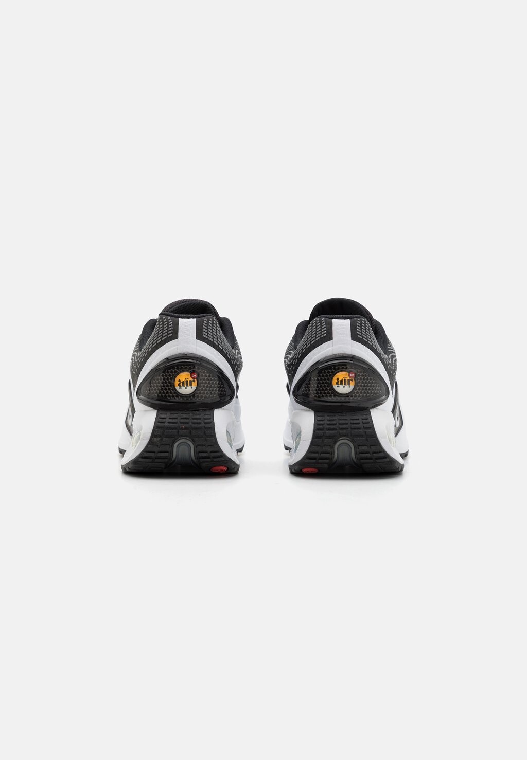 

Кроссовки на шнуровке AIR MAX DN Nike, черный