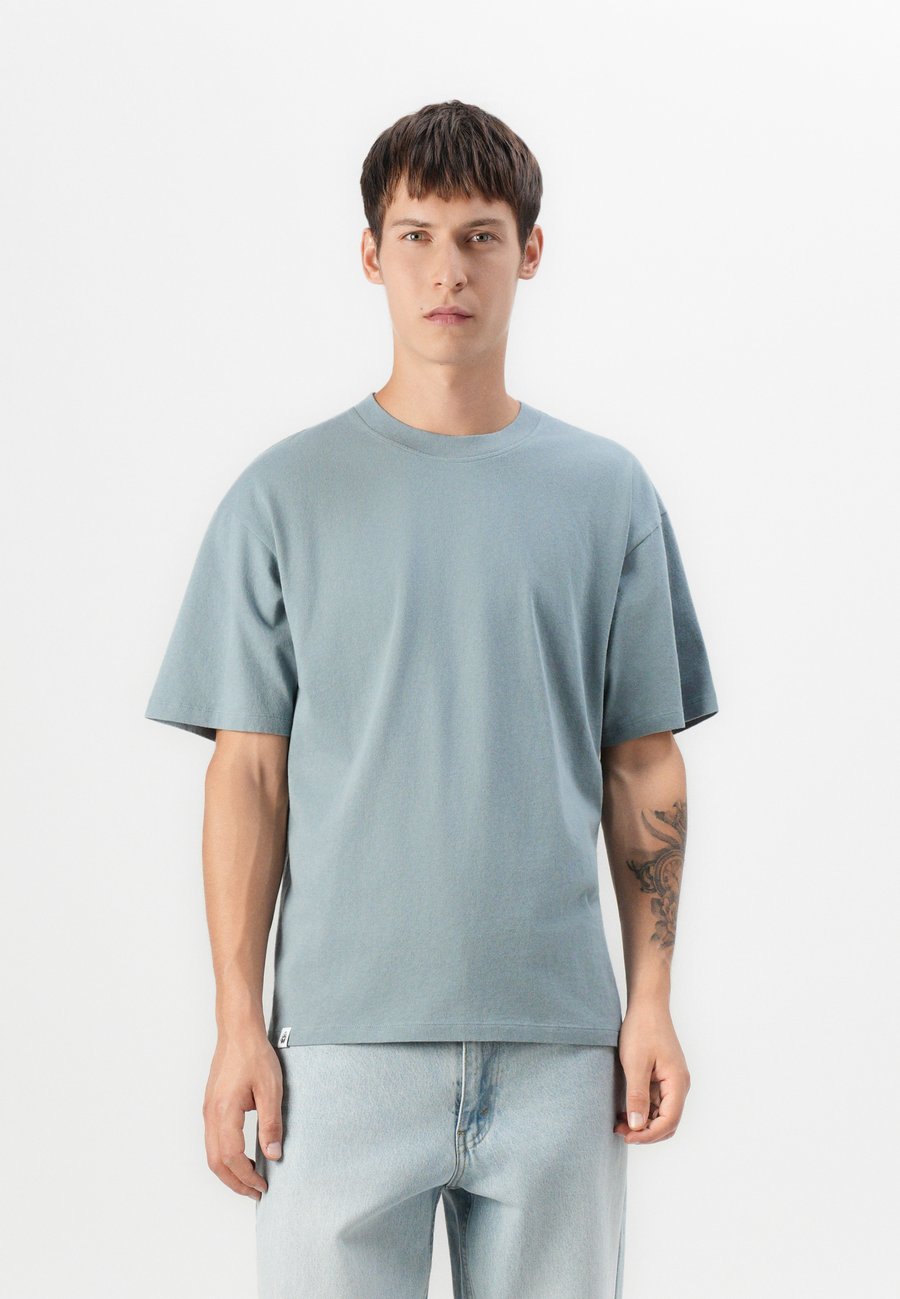

Футболка Edwin OVERSIZE BASIC UNISEX, Tarmac/Blue-Grey