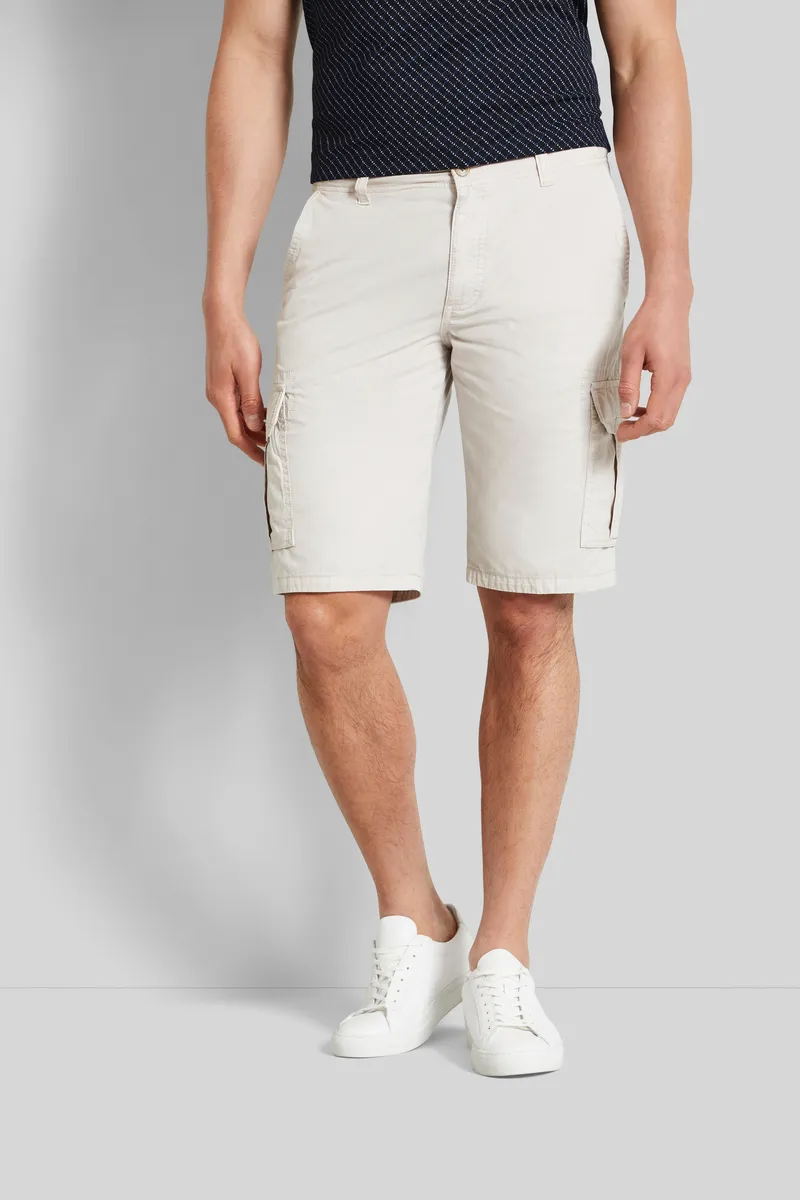 

Шорты-бермуды bugatti с накладными карманами, бежевый