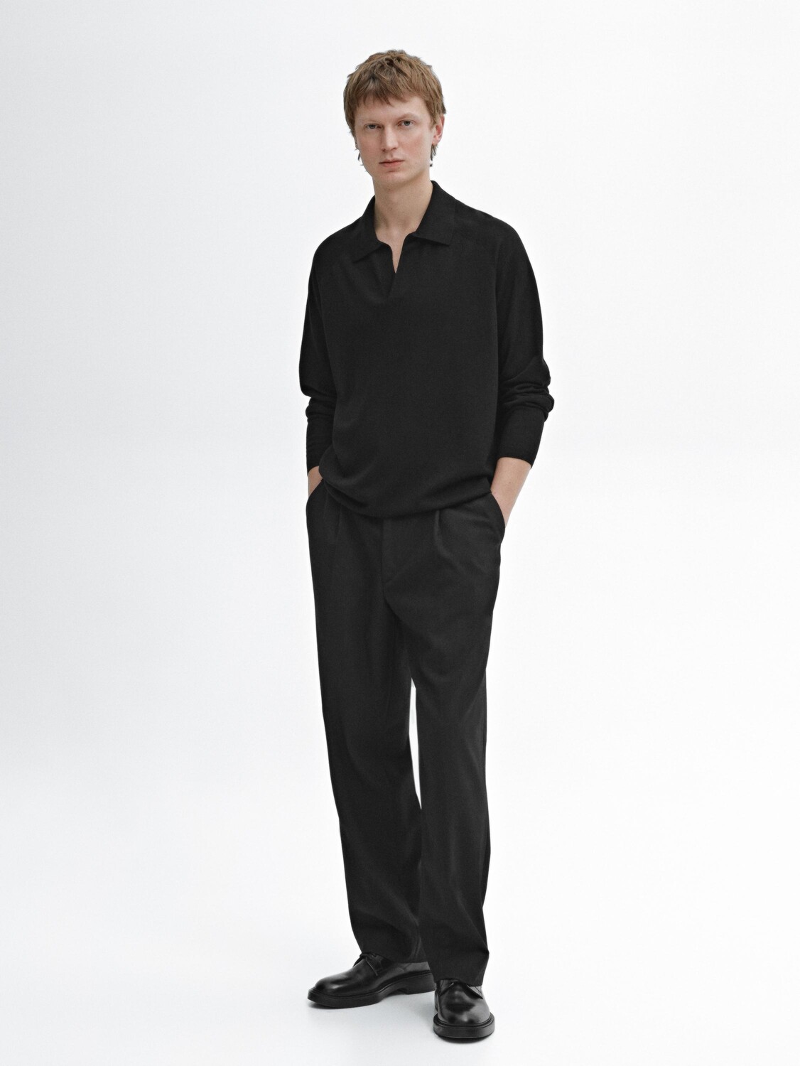

Свитер из смесовой шерсти с воротником-поло Massimo Dutti, черный