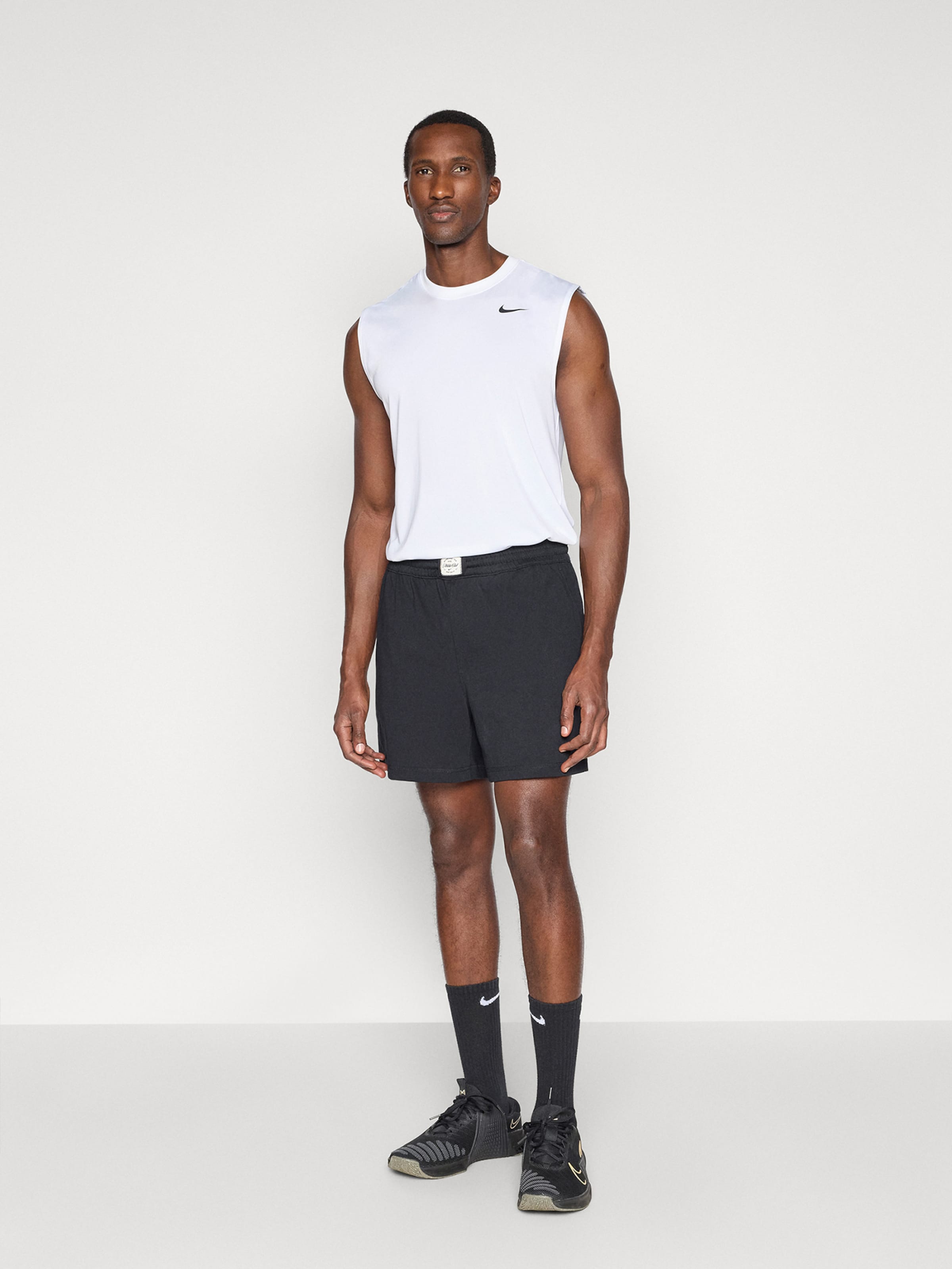 NIKE Шорты для тренировок свободного кроя в черном цвете — фото 4