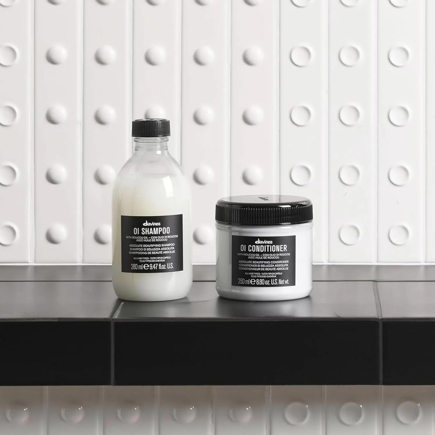 Шампунь Davines OI | Питательный шампунь для всех типов волос | Блеск, объем и шелковистая гладкость волос каждый день Набор из 2 штук — фото 2