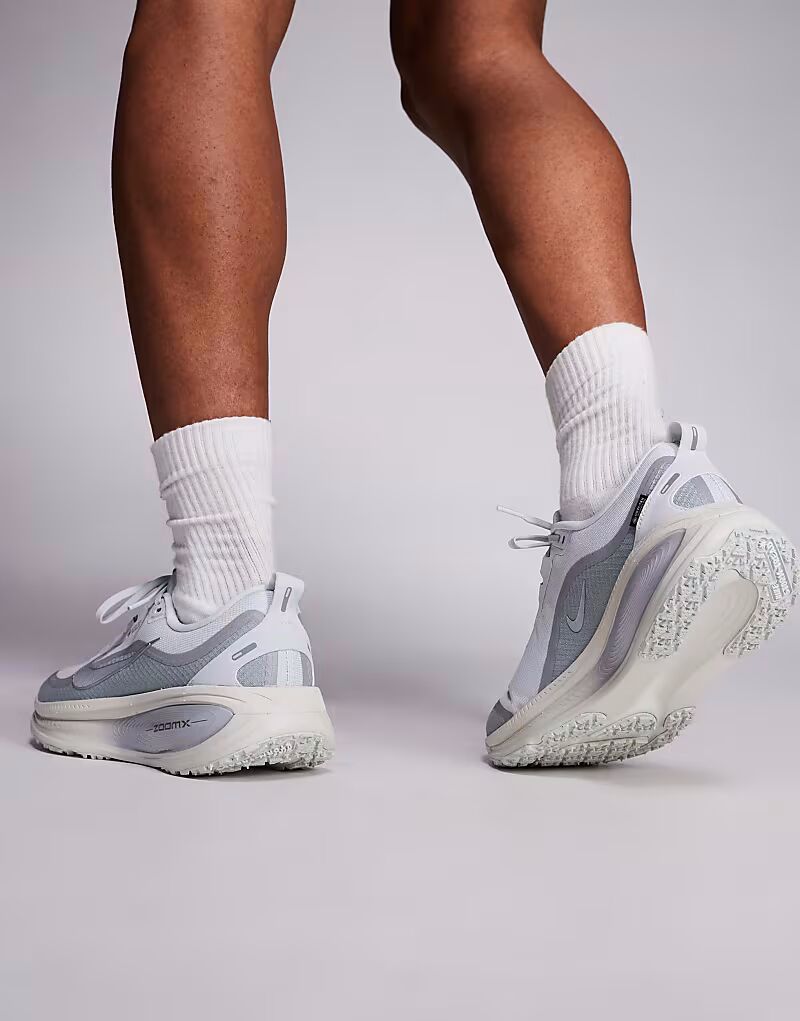 Кроссовки Running Vomero 18 GORE-TEX серебристого цвета Nike Running — фото 3