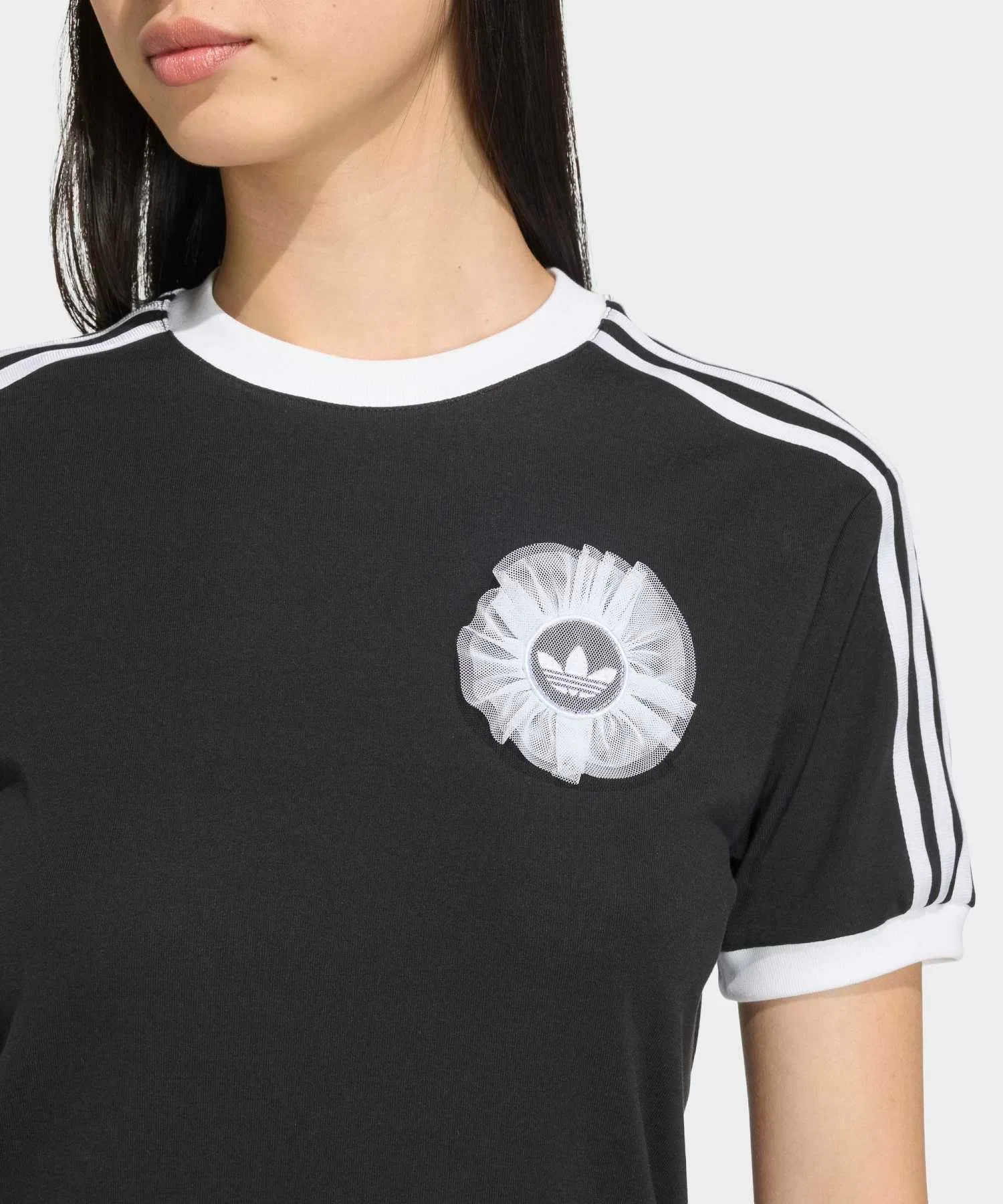 Женская футболка Adidas Originals с логотипом, чёрная — фото 3