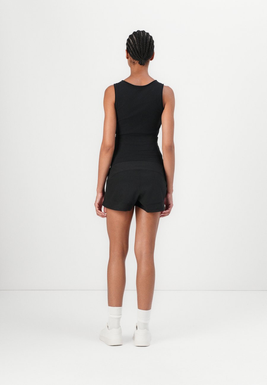 Спортивные шорты Adidas Performance PACER WOVEN STRETCH MATERNITY, Black/Carbon/Black — фото 3