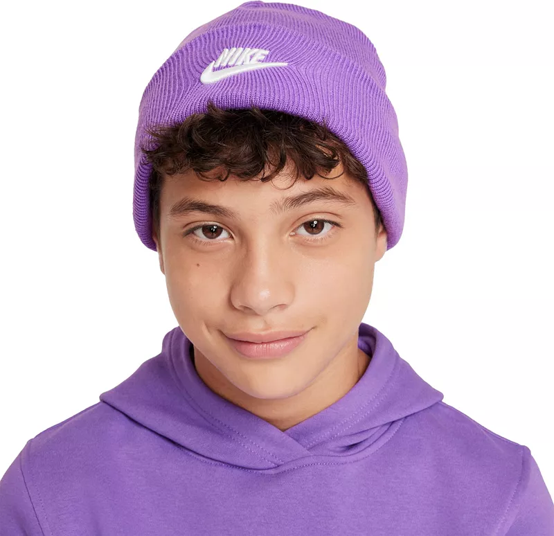 

Детская шапка Nike Peak Futura, цвет Black Raspberry