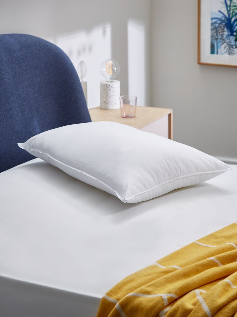 

Синтетическая моющаяся стандартная подушка John Lewis Soft Touch, мягкая/средняя