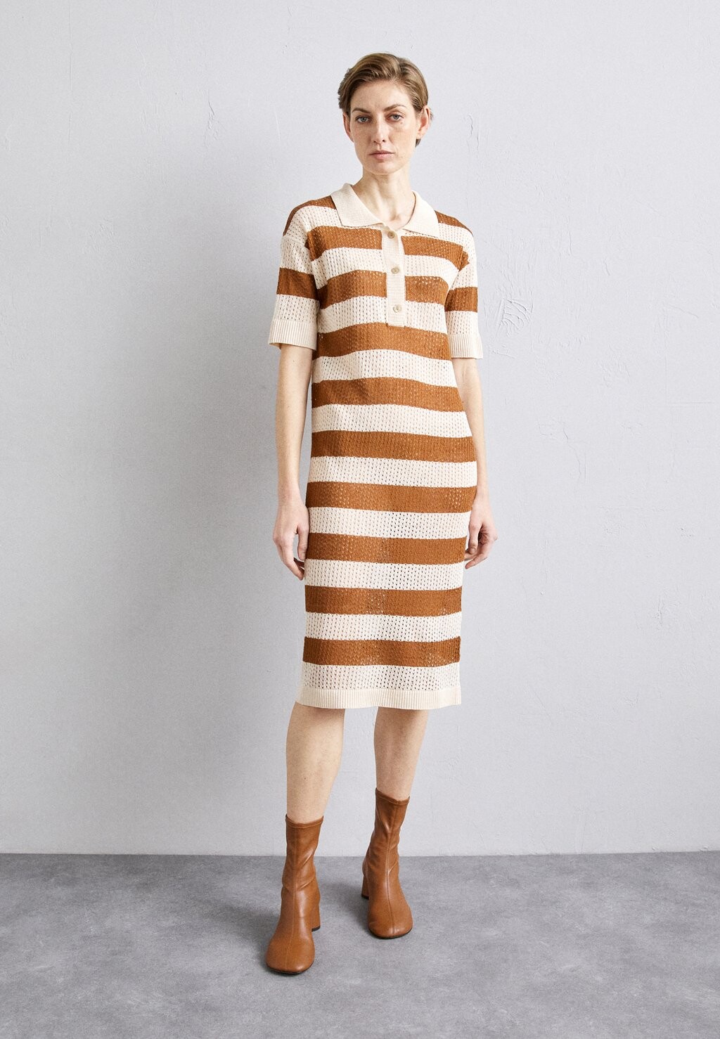 

Трикотажное платье Flax Dress Henrik Vibskov, коричневый