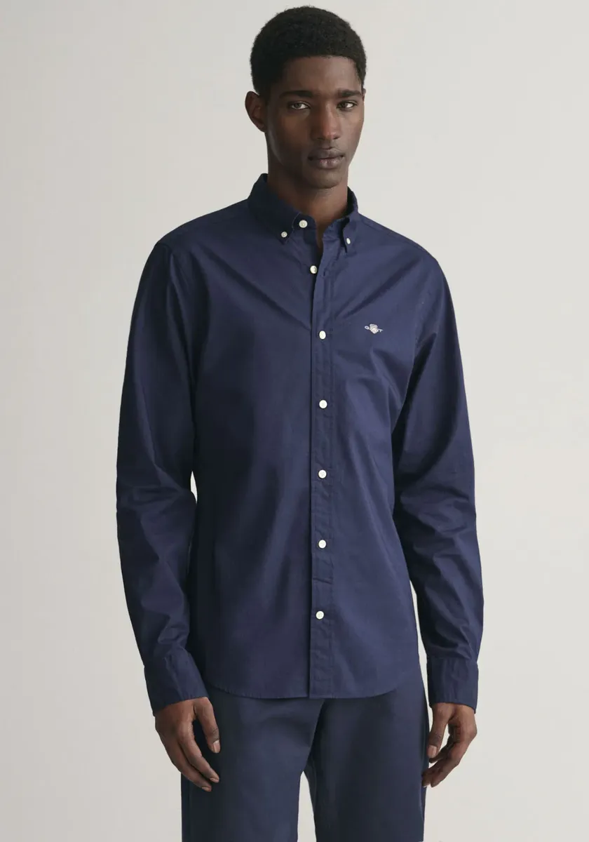 

Рубашка Gant с длинными рукавами "Slim Fit Poplin Shirt, легкий хлопок, износостойкая, легкая в уходе", с классической вышивкой логотипа на груди, цвет морской волны