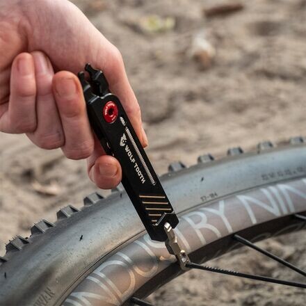 

8-битные плоскогубцы Wolf Tooth Components, черный/красный