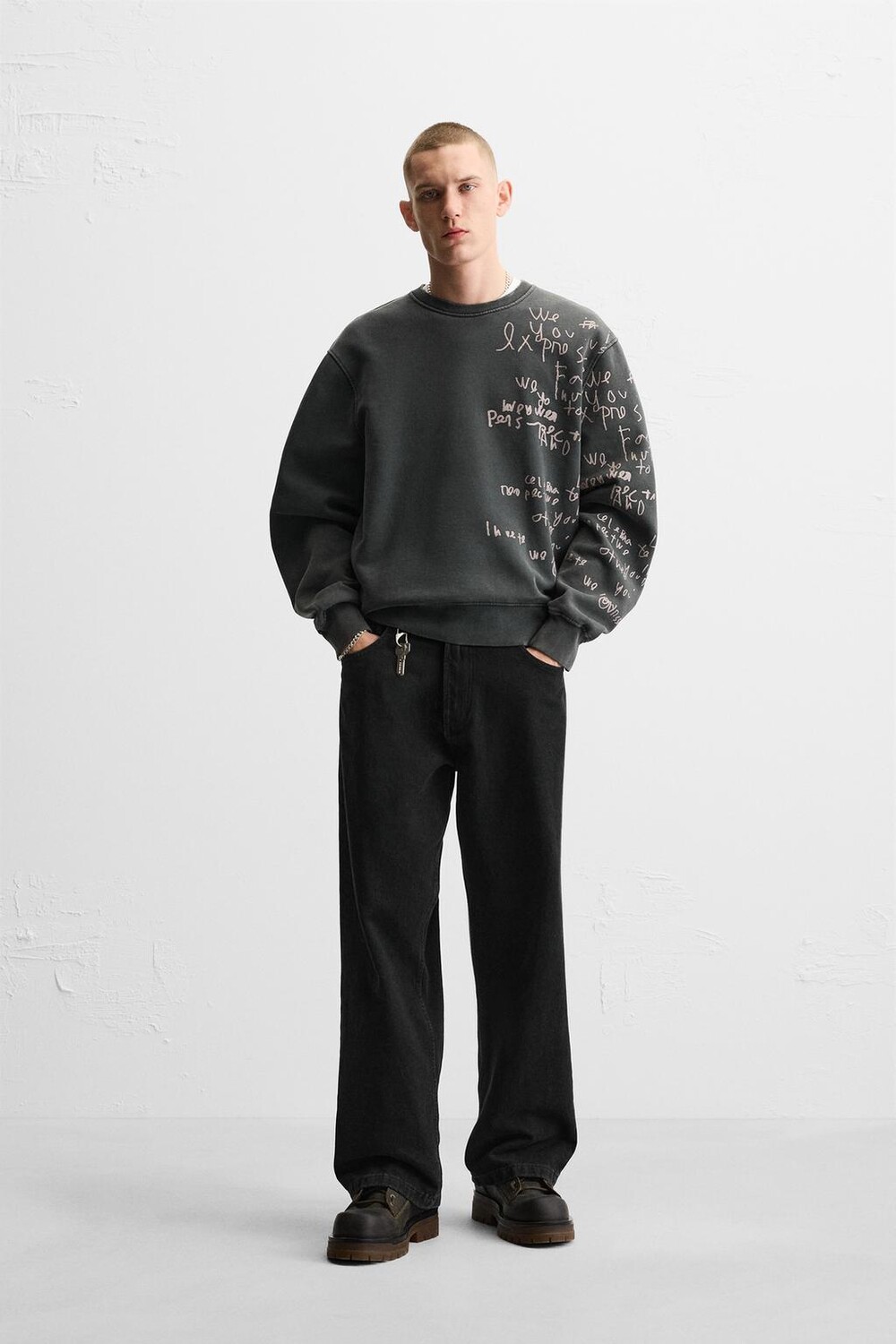 

Толстовка с набранным лозунгом ZARA, цвет Dark anthracite