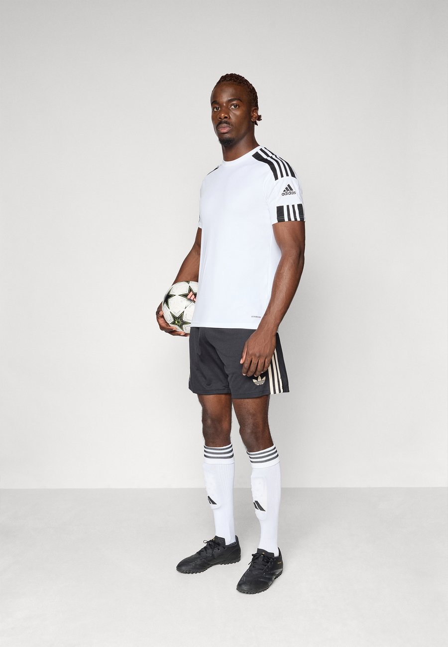 Спортивные шорты Adidas Originals FC BAYERN 2025/2026 THIRD SHORTS, Black — фото 2