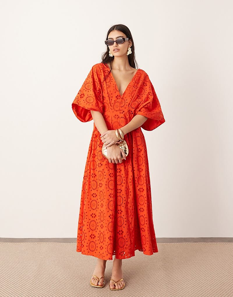 

Красное платье миди ASOS EDITION – с вышивкой люверсов, широкими рукавами и глубоким вырезом