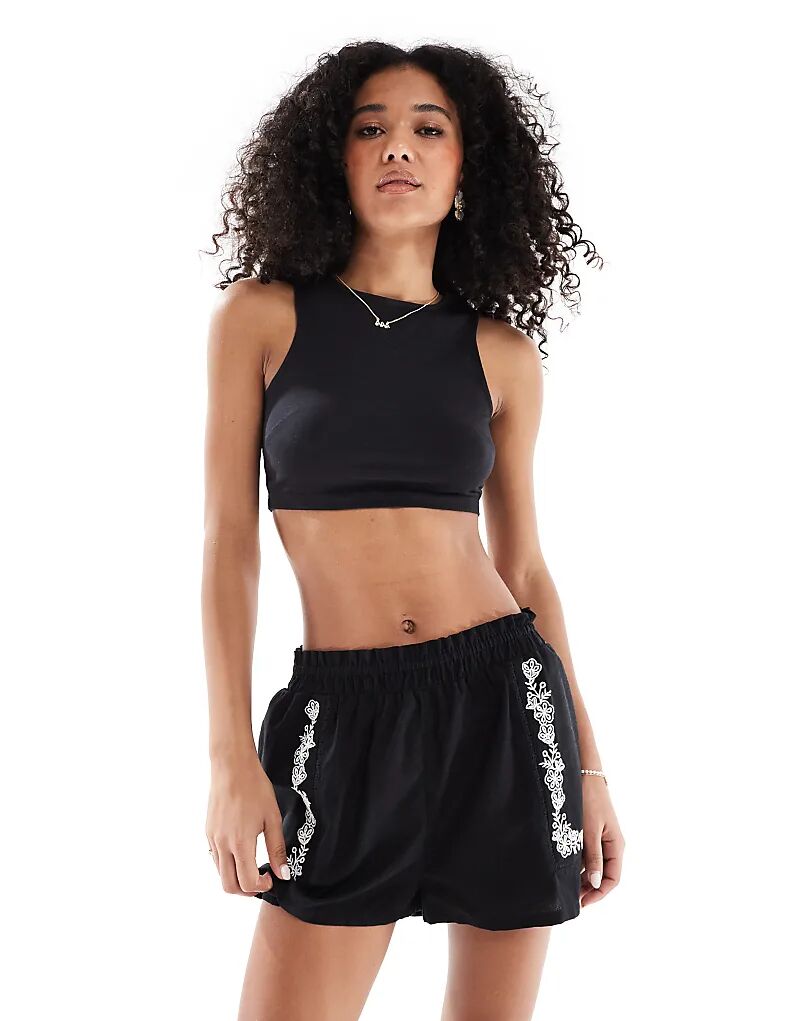

Шорты ASOS DESIGN черного цвета с вышитыми деталями