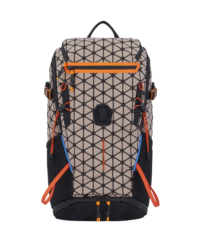 

Походный рюкзак, изготовленный из 40% переработанного полиэстера Cordura. Piquadro, бежевый