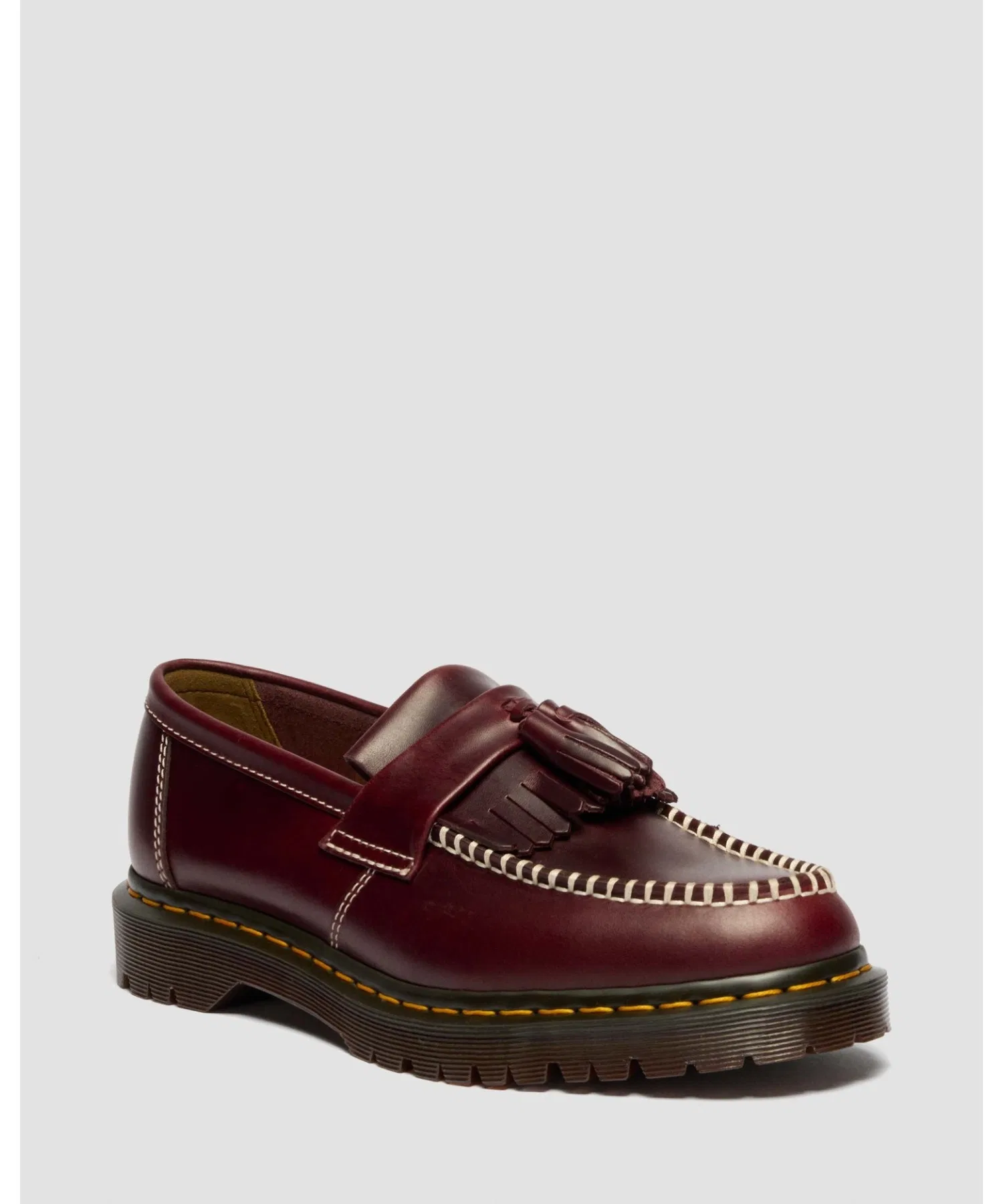 Унисекс кожаные лоферы Dr. Martens ADRIAN BEN с кисточками, бордовые