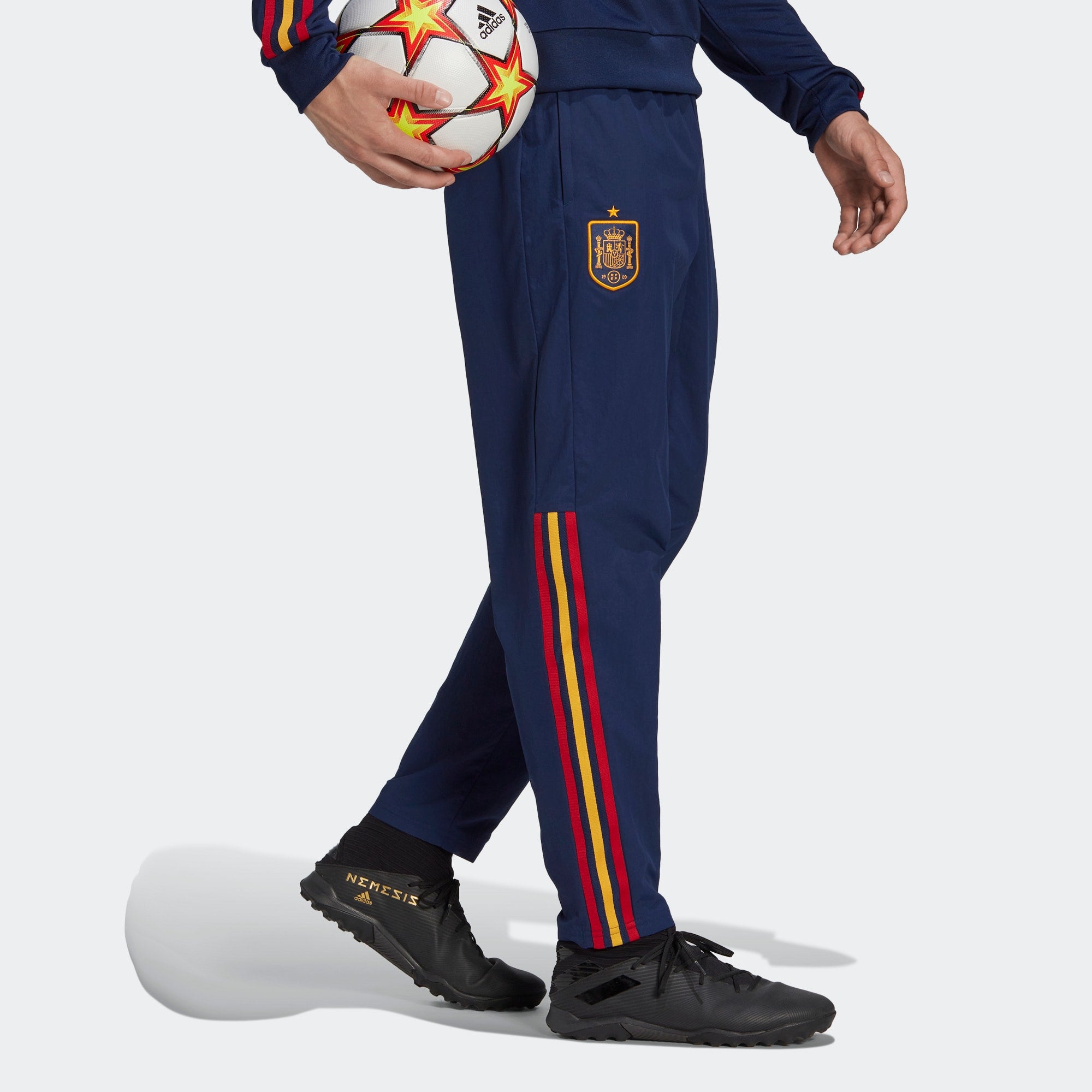 Спортивные брюки adidas Fef 22 Trv Pant Logo HE8817 — фото 4