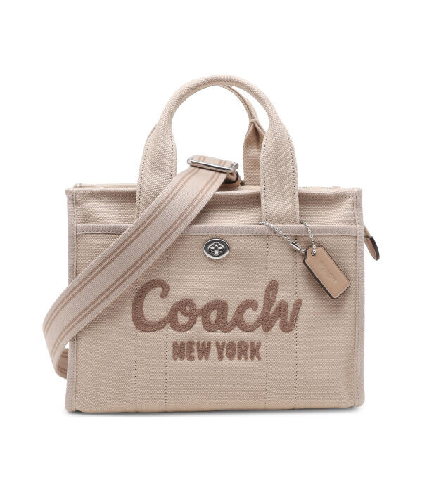 

Сумка-тоут женская Coach Cargo Tote 26 текстильная с вышивкой, бежевый