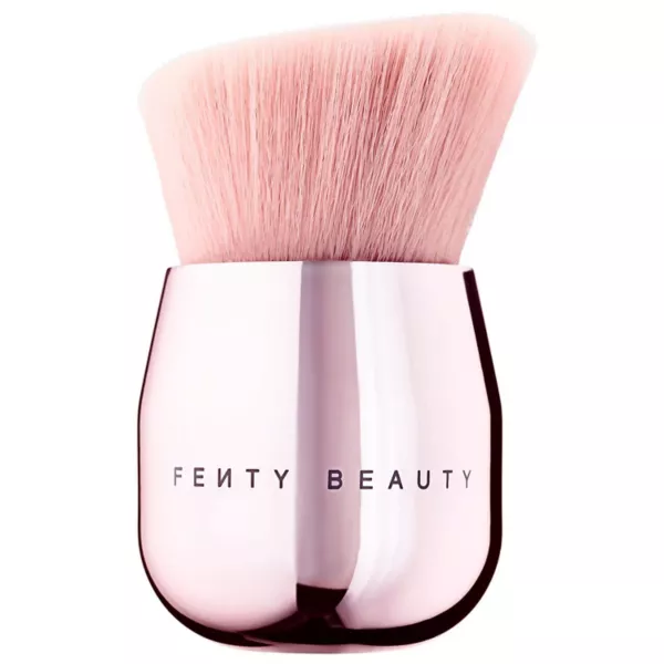 

Кисть кабуки для лица и тела 160 Fenty Beauty By Rihanna