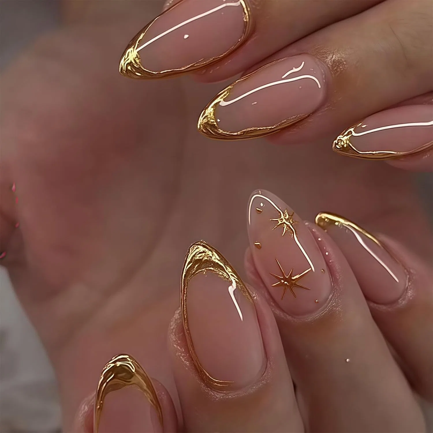 Накладные ногти «French Lace Gold» с золотыми звездами от Shimmerz Shimmerz