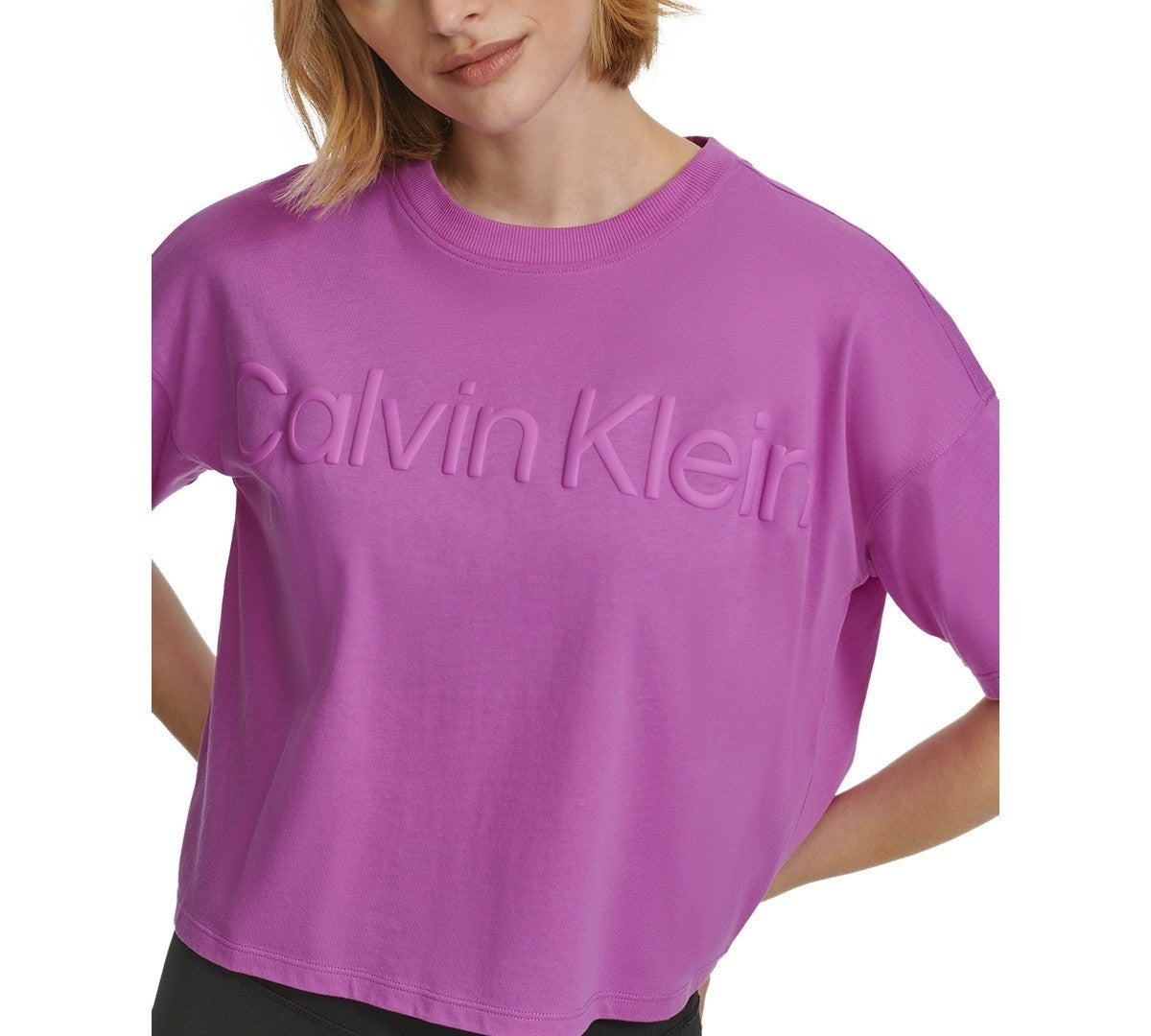 

Женская футболка Calvin Klein с укороченным кроем и рельефным логотипом, фиолетовый