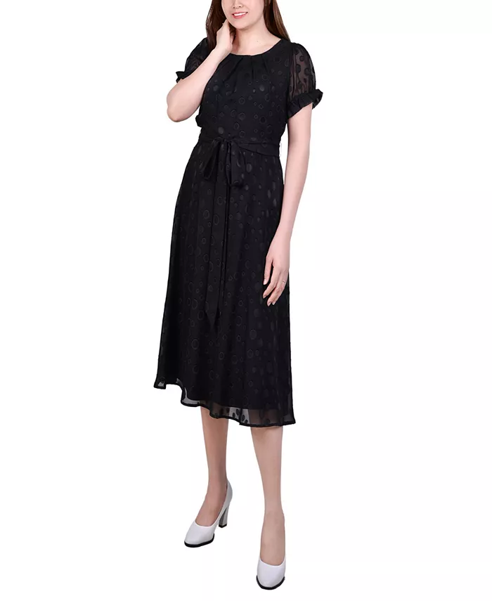

Платье с короткими рукавами и поясом в горошек Petite NY Collection, черный