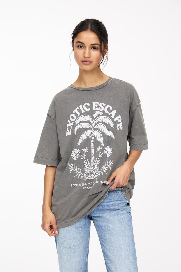 

Футболка оверсайз с графикой Pull And Bear, серый
