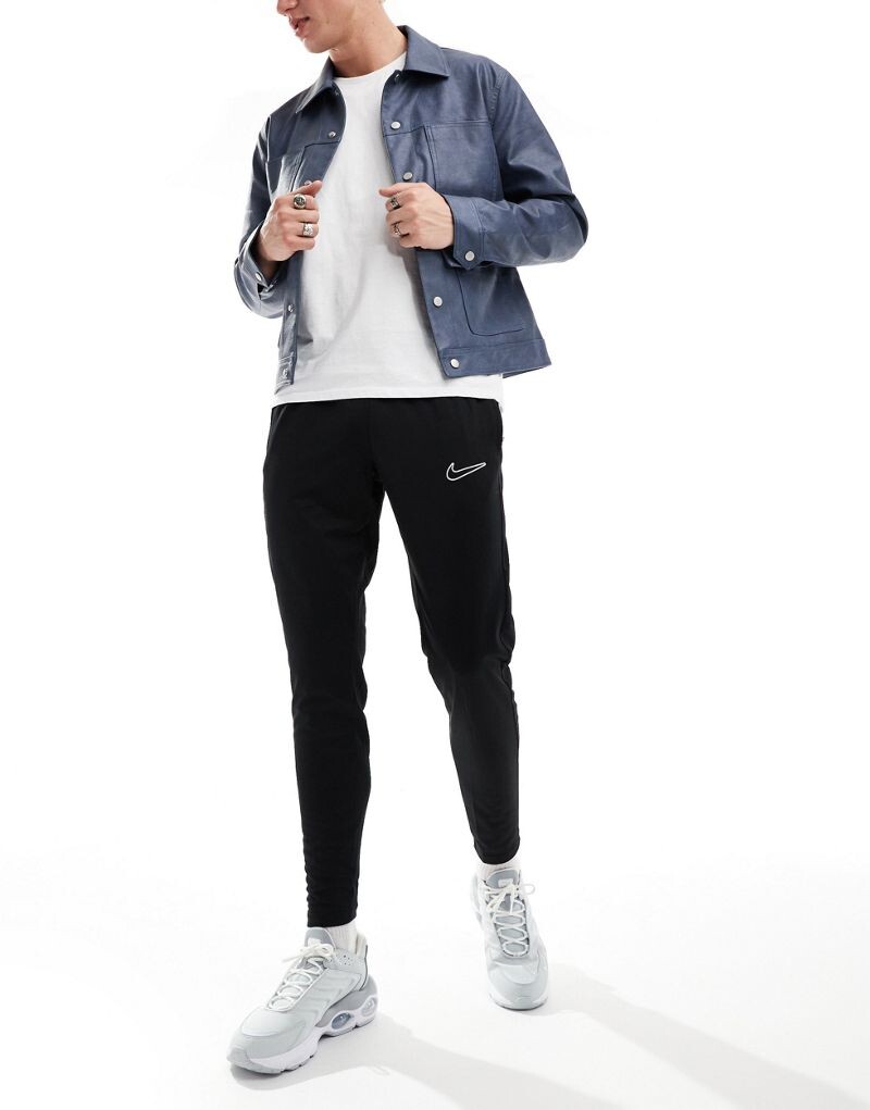 

Черные джоггеры со вставками Nike Academy Dri-FIT