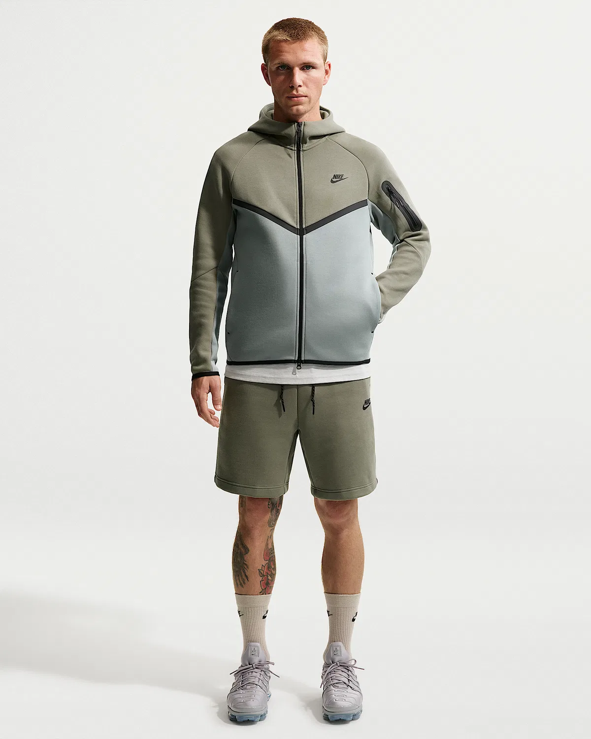 Мужская флисовая ветровка Nike Tech на молнии, Silver Sage/Light Pumice/Black — фото 4