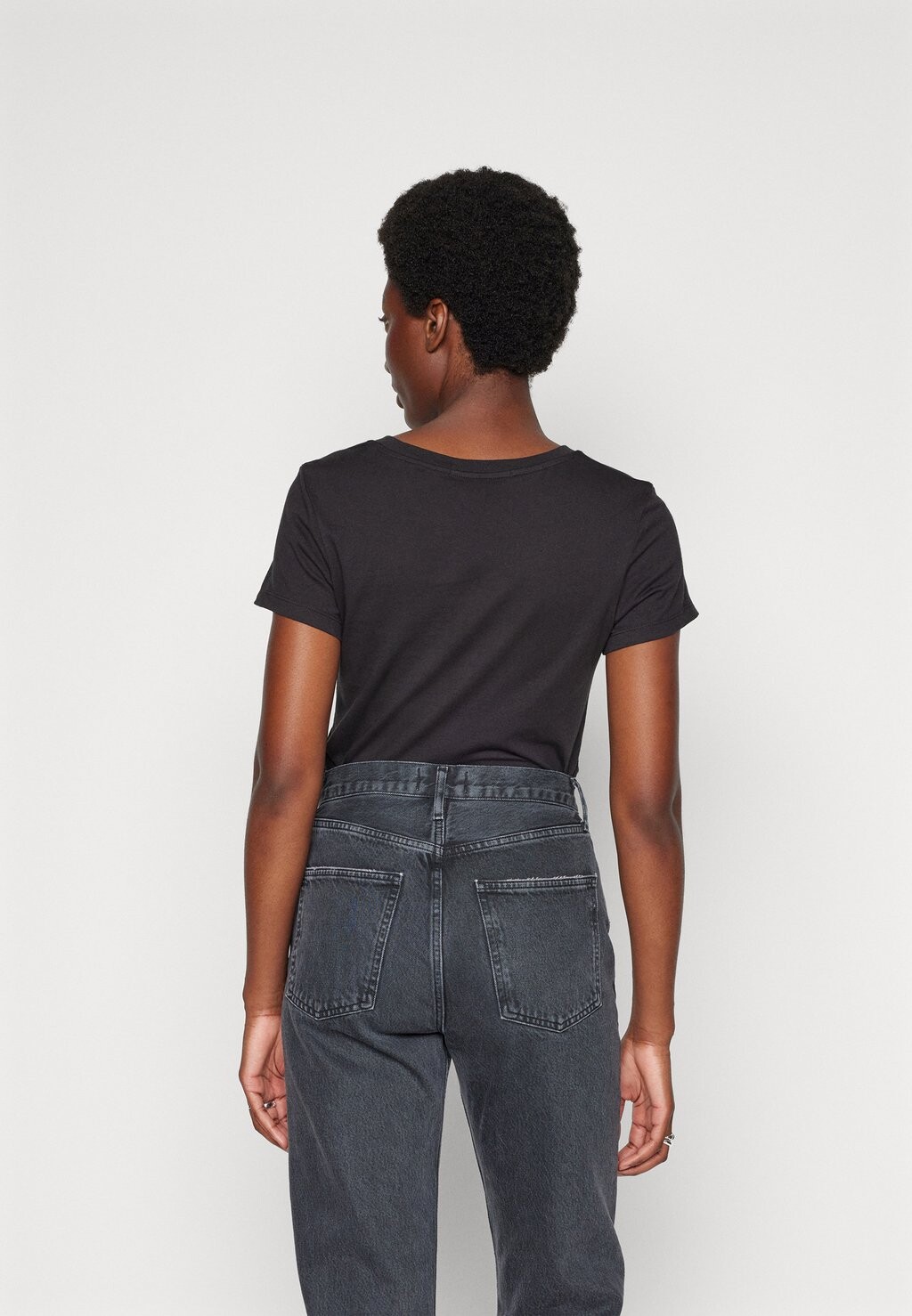 Футболка с принтом CORE INSTIT LOGO SLIM FIT TEE Calvin Klein Jeans, черный — фото 4