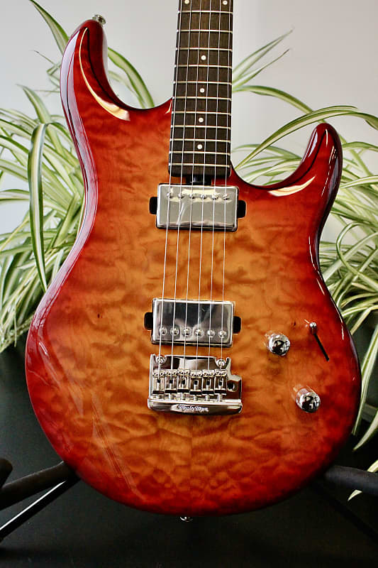 

Электрогитара Ernie Ball Music Man Luke 3 III HH Steve Lukather Signature Electric Guitar - Quilt Cherry Burst with Mono Case