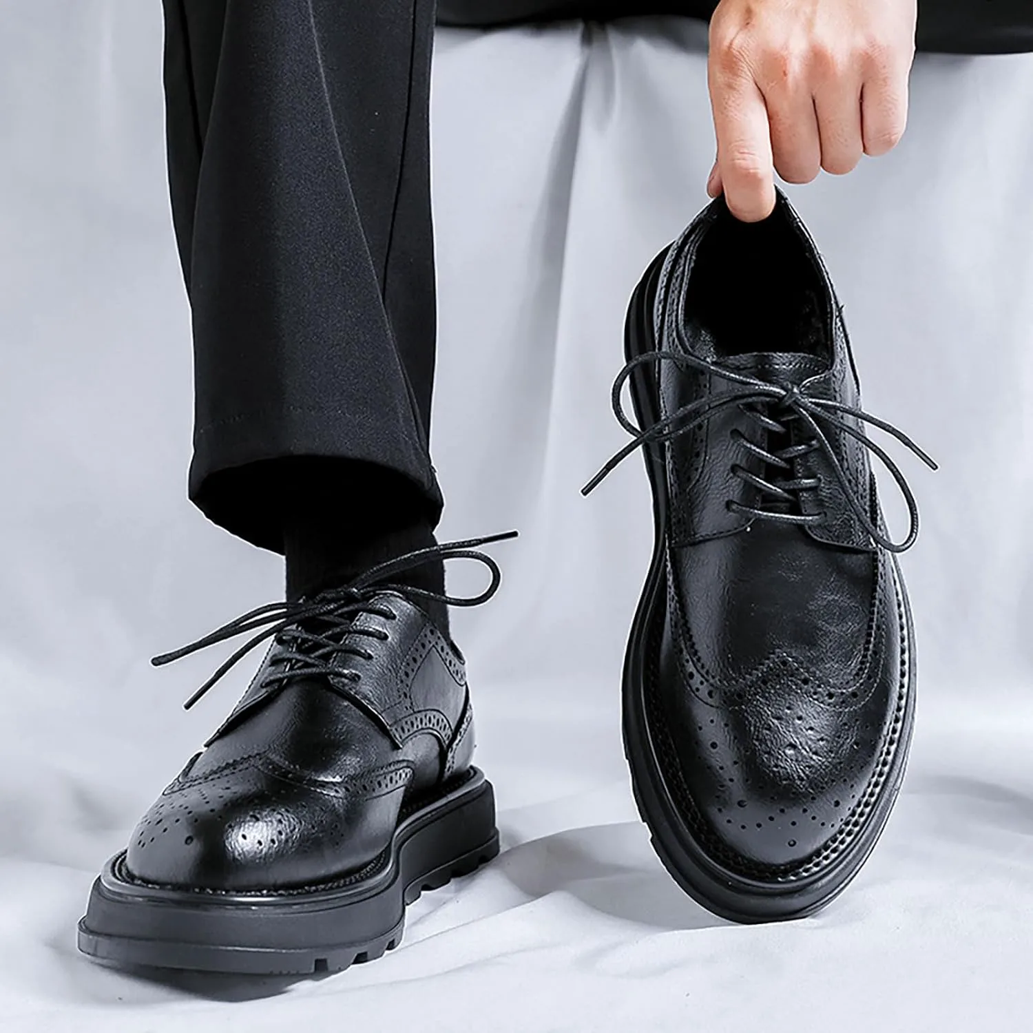 Мужские кроссовки Brogue Dress с классическим округлым носком, платформой и крыловидной отделкой, деловые оксфорды Wingtip, легкие противоскользящие повседневные деловые дерби XHOGNLS, черный — фото 3