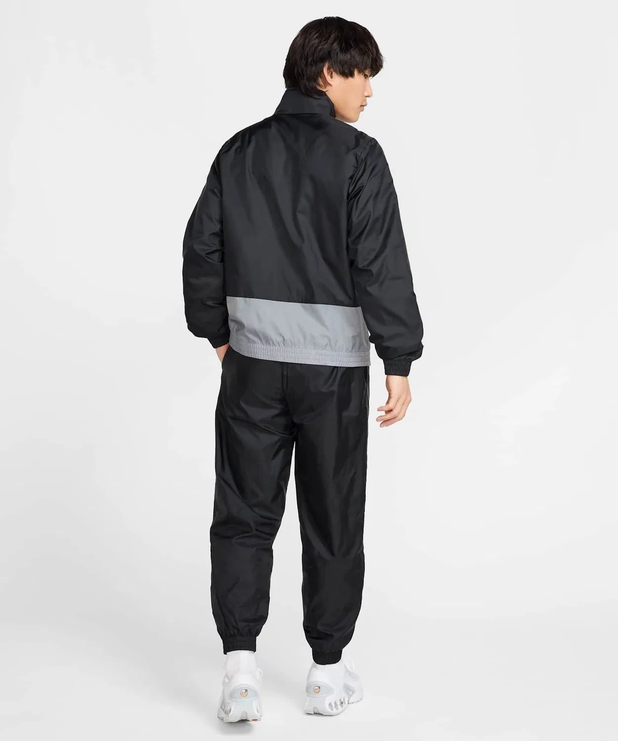 Тренировочный костюм Nike Club мужской woven из двух предметов, черный — фото 2