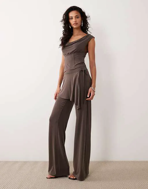 

Темно-коричневые брюки купро с юбкой и юбкой Motel Coord Amata