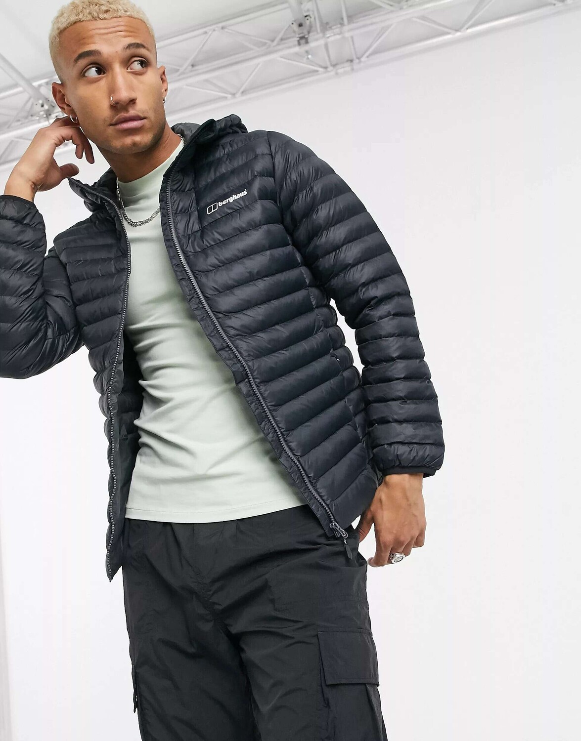 

Черная куртка Berghaus Vaskye