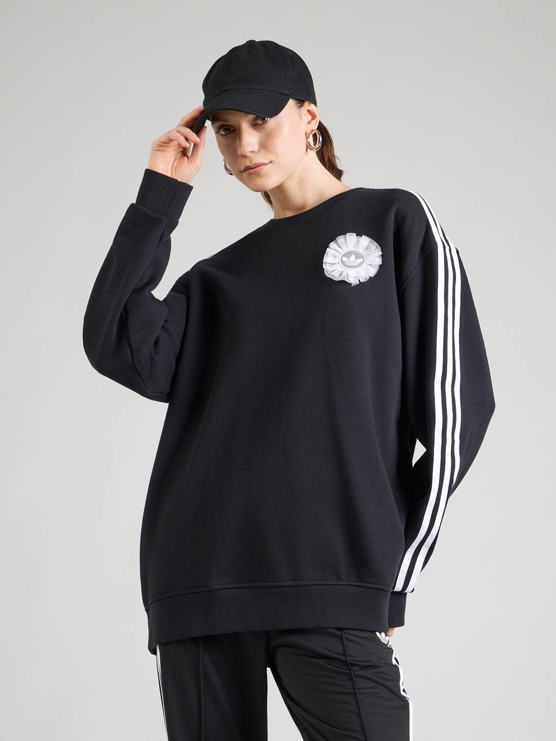 Adidas Originals Свитшот в черном цвете — фото 3