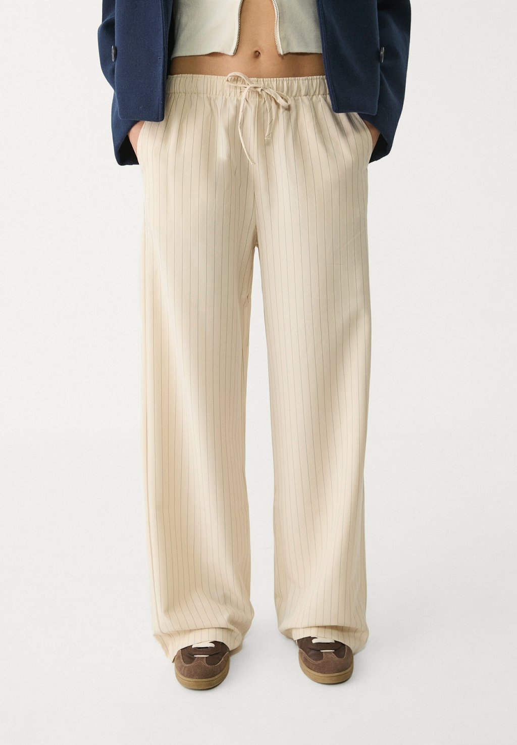 

Брюки FLOWING STRIPED Stradivarius, бежевый
