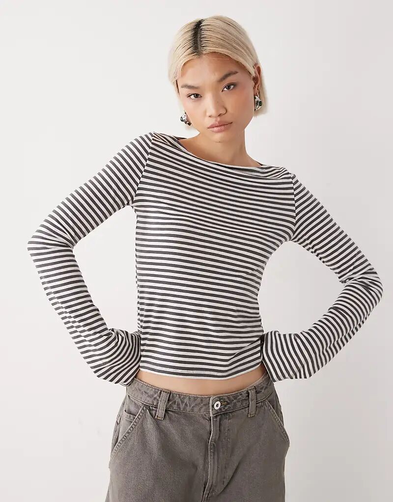 

Супермягкий лонгслив Weekday Annie с длинными рукавами и вырезом-лодочкой в ​​бежево-белых тонах с кротовой полоской